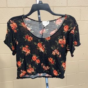 Crop-top, short sleeve shirt
